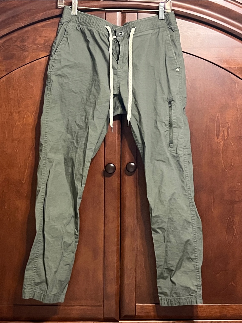 Vuori Olive Green Drawstring Jogger Pants
